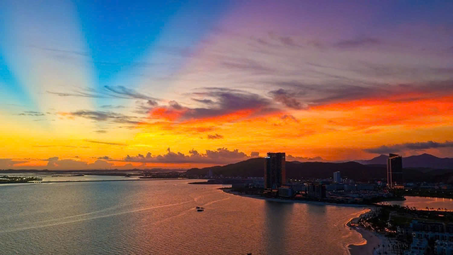 IMPERIA HOLIDAY MIK HẠ LONG - Ảnh 7